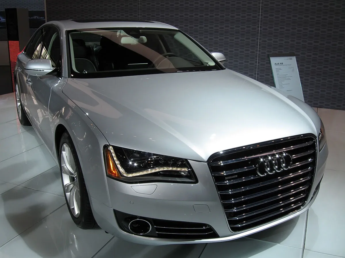 Audi A8 2013 2.0 AT Sedan Long - Image 3