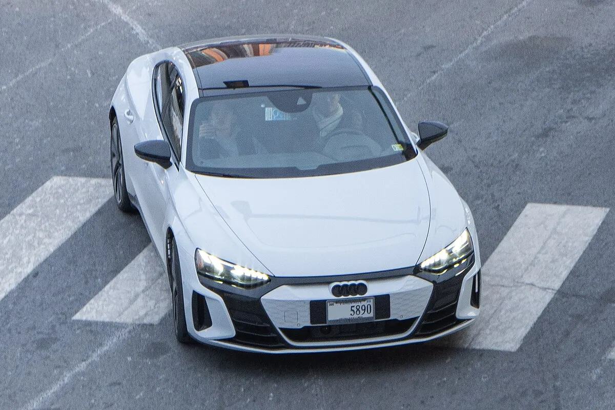 Audi Audi e-Tron GT 2025 Request Call Back - Image 10