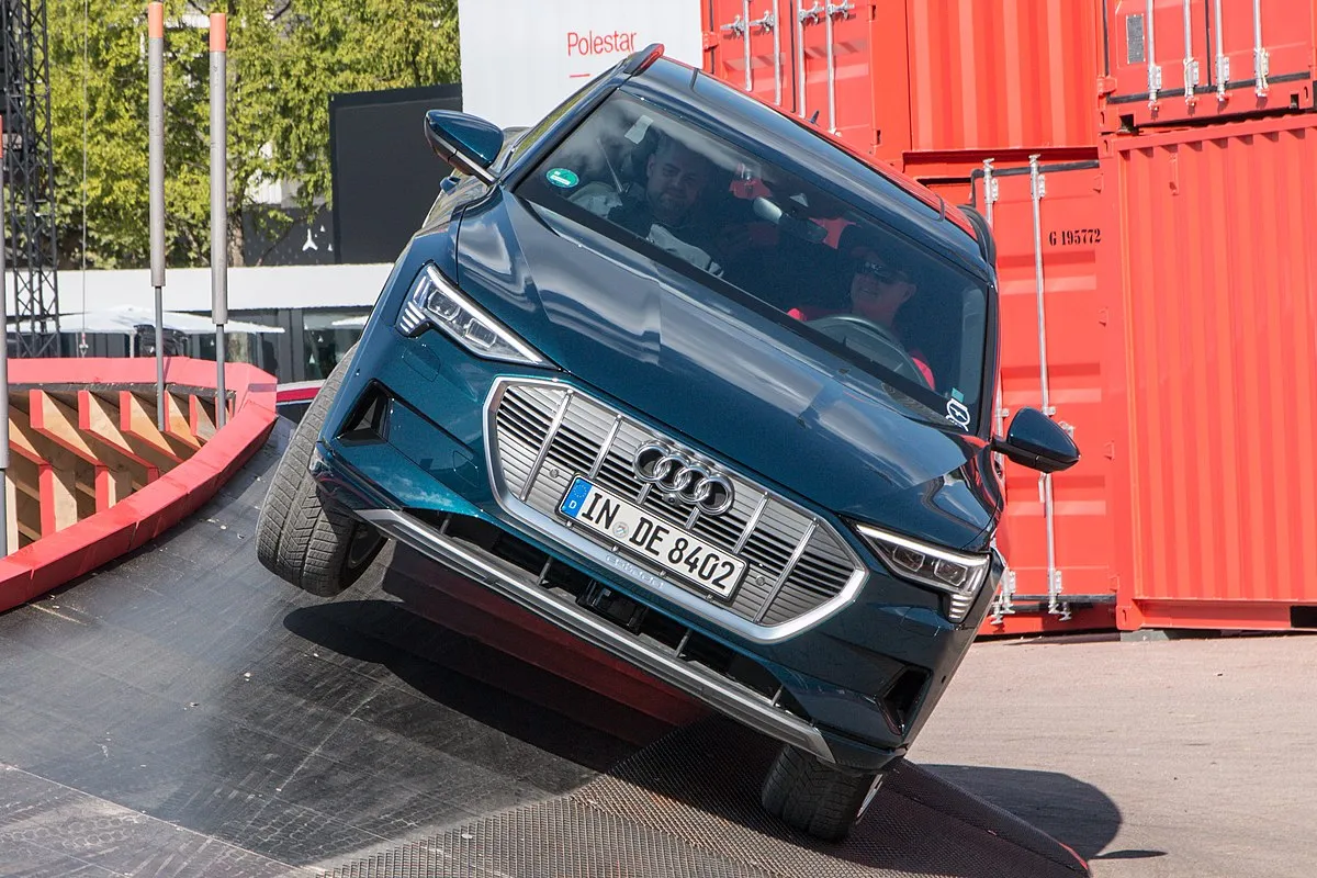 Audi e-tron 2025 - Image 5