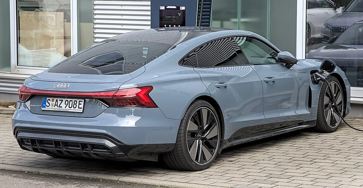 Audi e-tron 2025 - Image 6