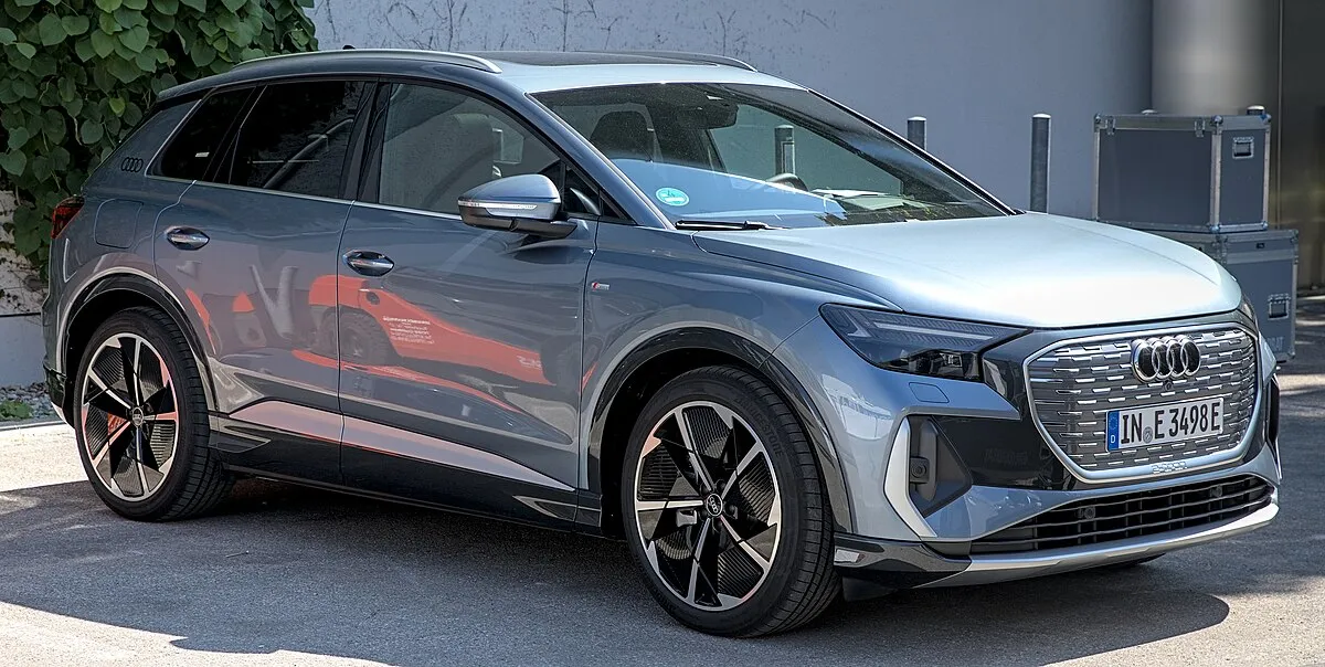 Audi Q4 e-tron 2025 - Image 1