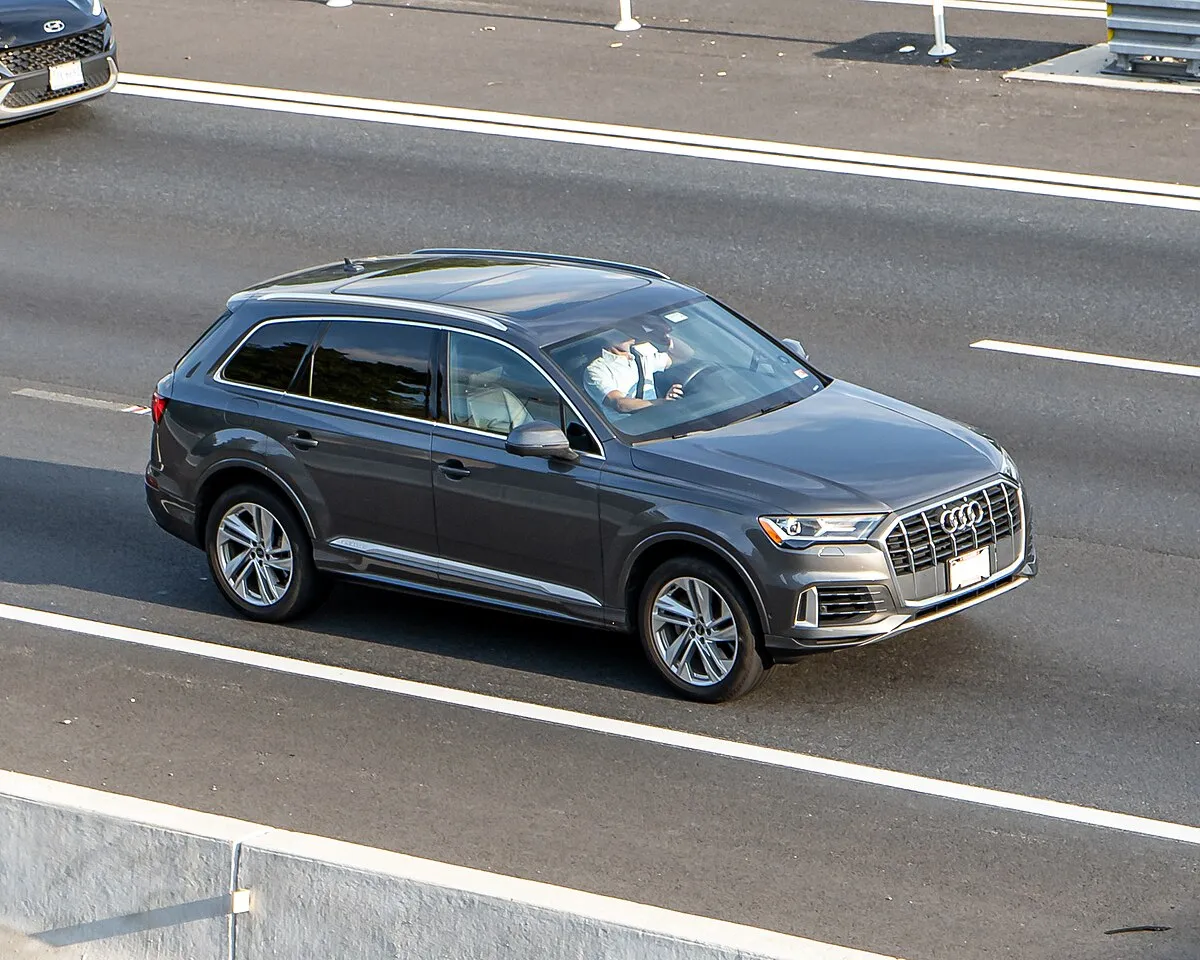 Audi Q7 2019 3.0 AT 4WD Crossover - Image 9