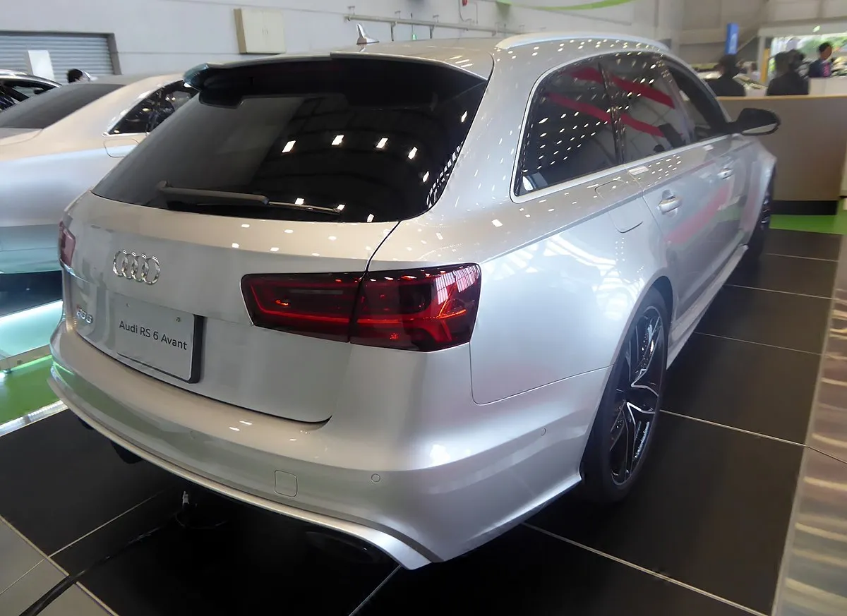 Audi RS 6 2013 4.0 TFSI quattro Tiptronic Avant wagon - Image 8