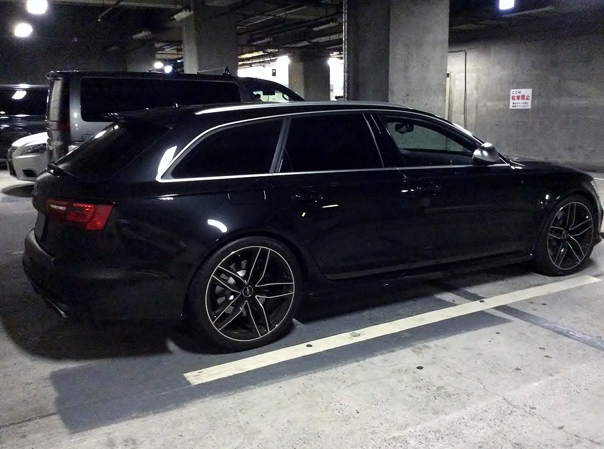 Audi RS 6 2019 4.0 AT 4WD wagon 5 doors - Image 6