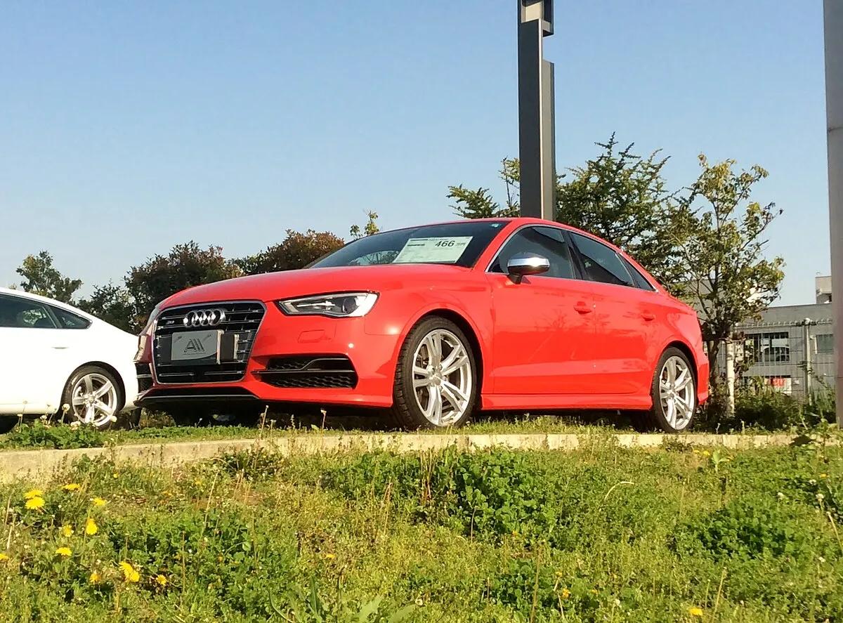 Audi S3 SEDAN 2025 - Image 4