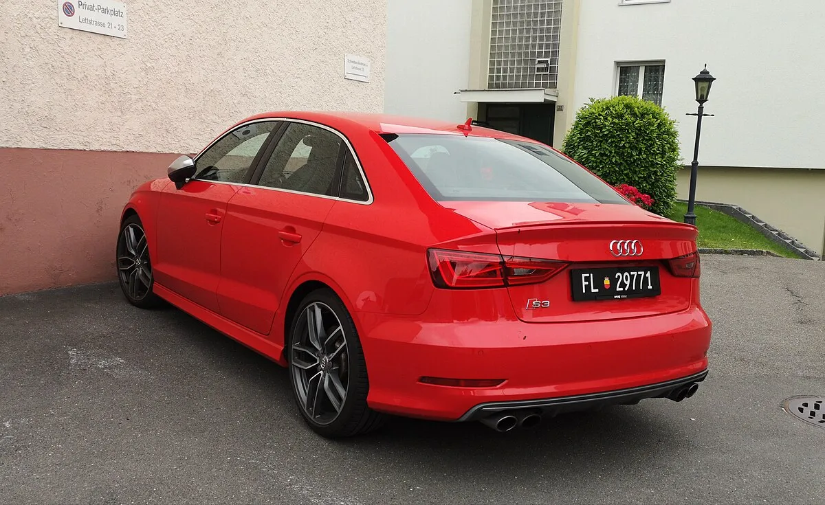 Audi S3 SEDAN 2025 - Image 9