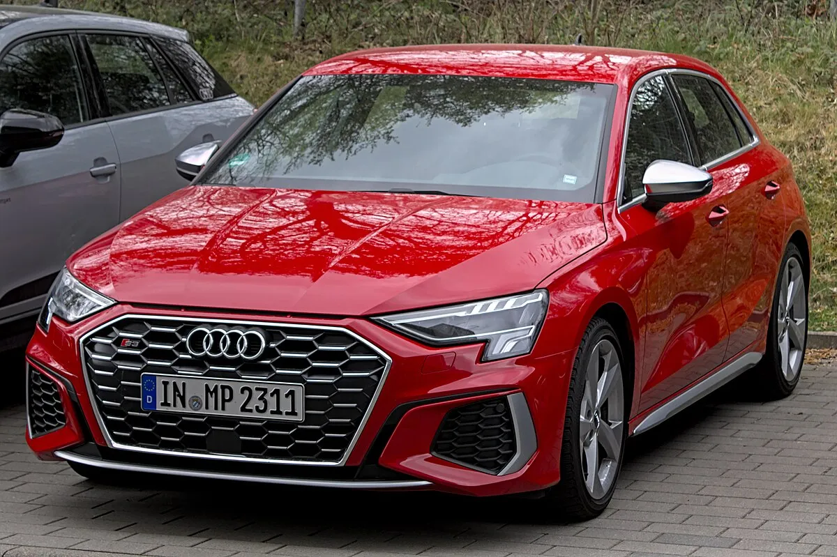 Audi S3 2013 2.0 TFSI MT quattro Hatchback 3-doors - Image 4