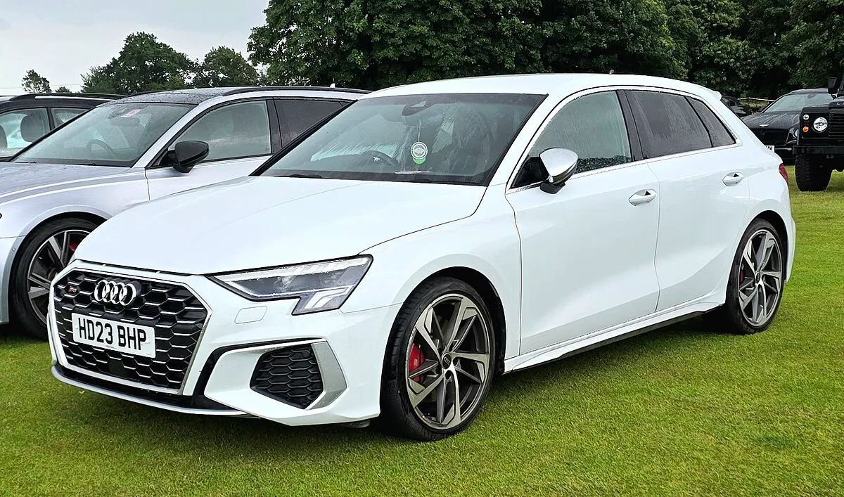 Audi S3 2013 2.0 TFSI MT quattro Hatchback 3-doors - Image 8