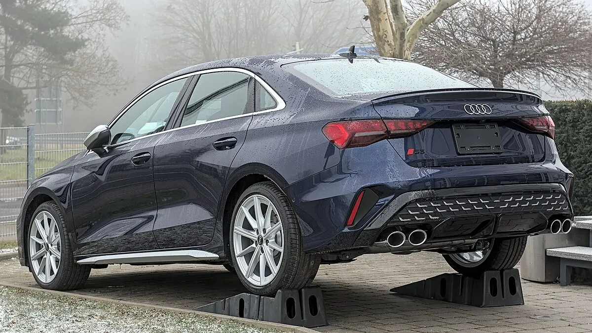 Audi S3 2020 2.0 AMT 4WD Hatchback 5 doors Sportback - Image 9