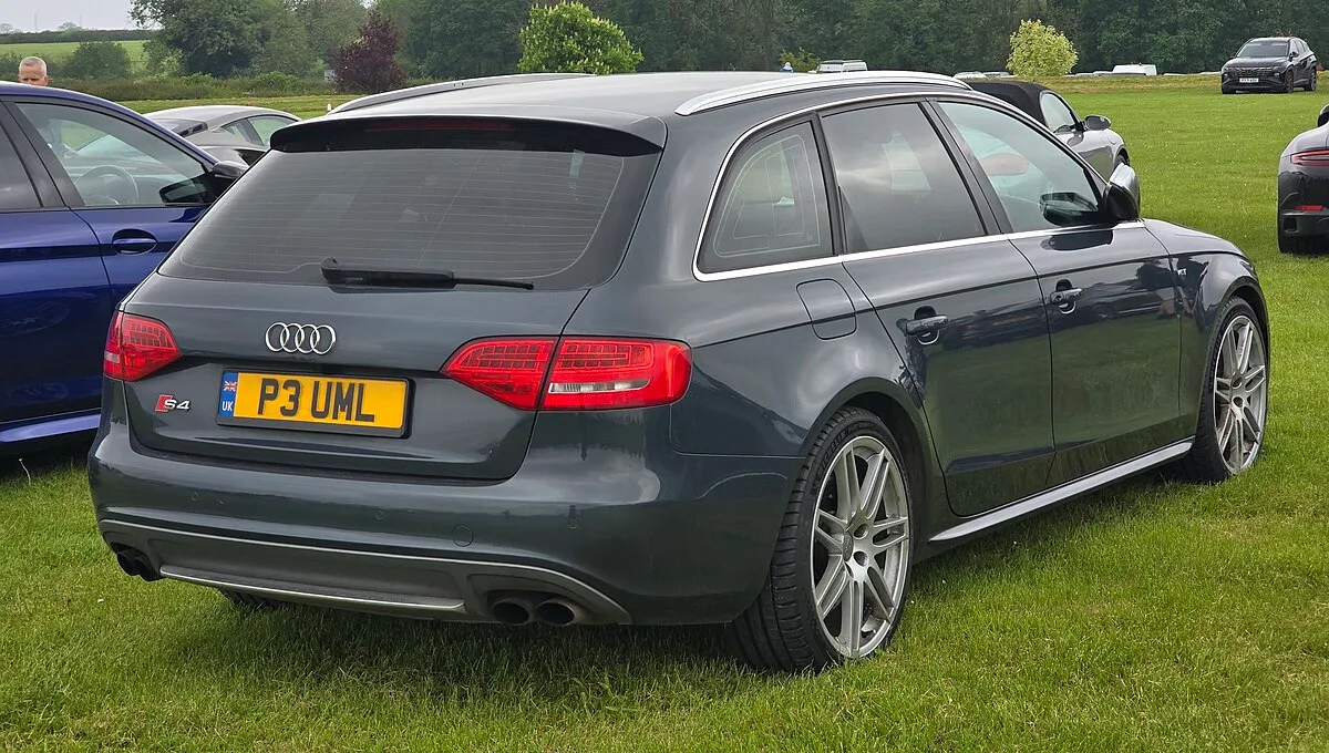Audi S4 2009 3.0 AMT 4WD wagon 5 doors - Image 1