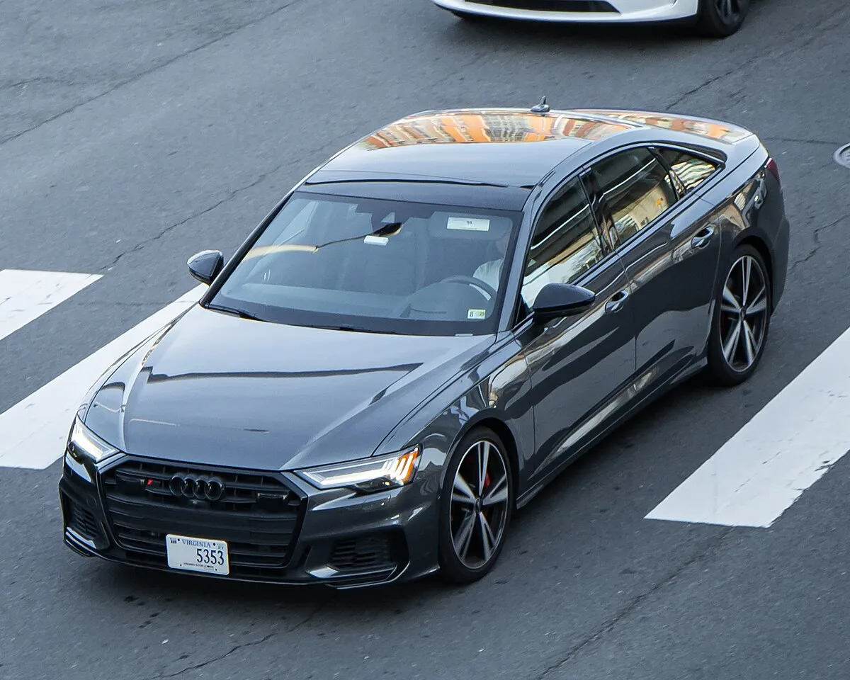 Audi S6 2006 5.2 FSI quattro AT wagon - Image 10