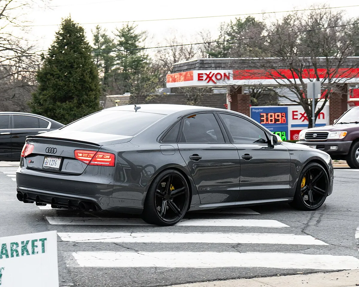 Audi S8 2013 4.0 TFSI Quattro Tiptronic Sedan - Image 10