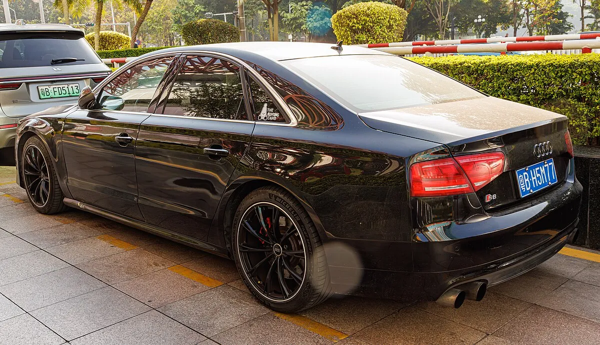 Audi S8 2019 4.0 AT 4WD Sedan - Image 8