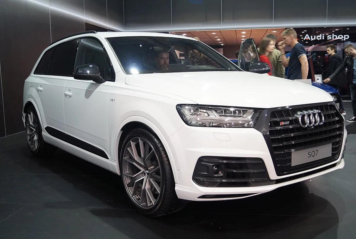 Audi SQ7 2019 4.0 AT 4WD SUV 5 doors - Image 1