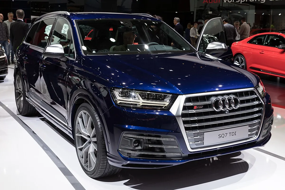 Audi SQ7 2019 4.0 AT 4WD SUV 5 doors - Image 2