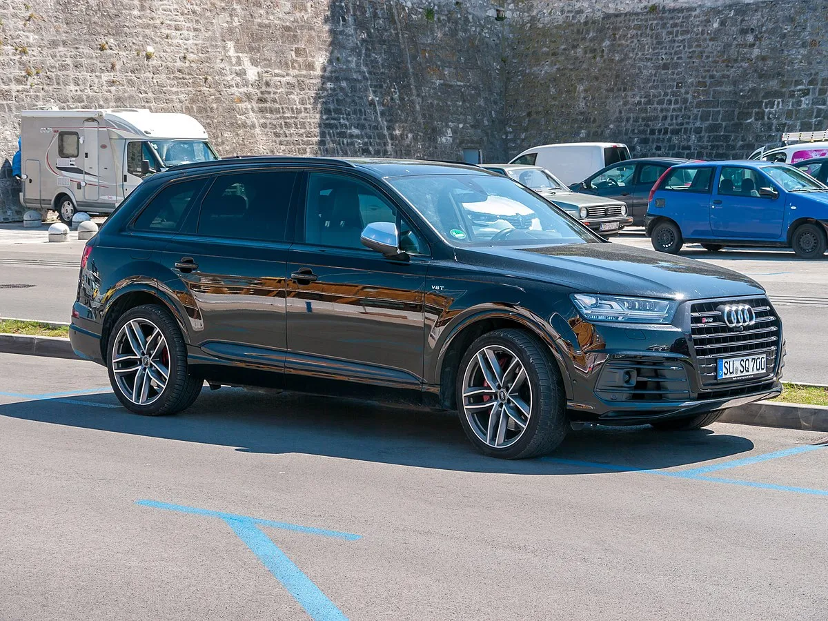 Audi SQ7 2019 4.0 AT 4WD SUV 5 doors - Image 3