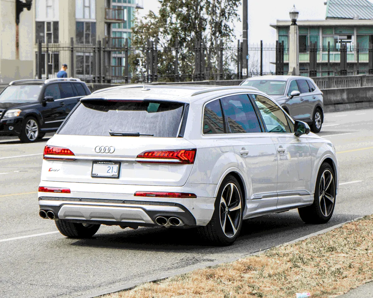 Audi SQ7 2019 4.0 AT 4WD SUV 5 doors - Image 6