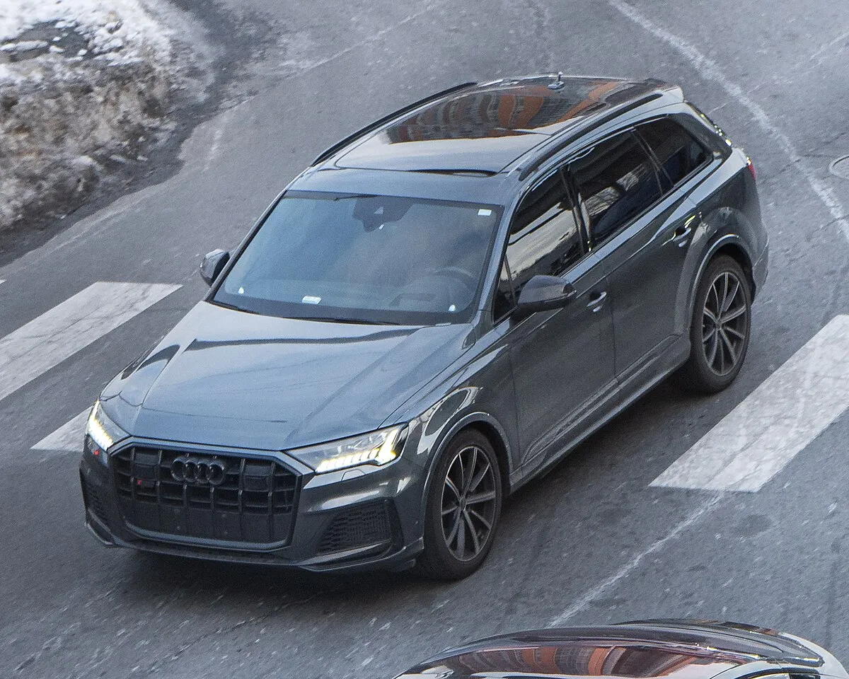 Audi SQ7 2019 4.0 AT 4WD SUV 5 doors - Image 8