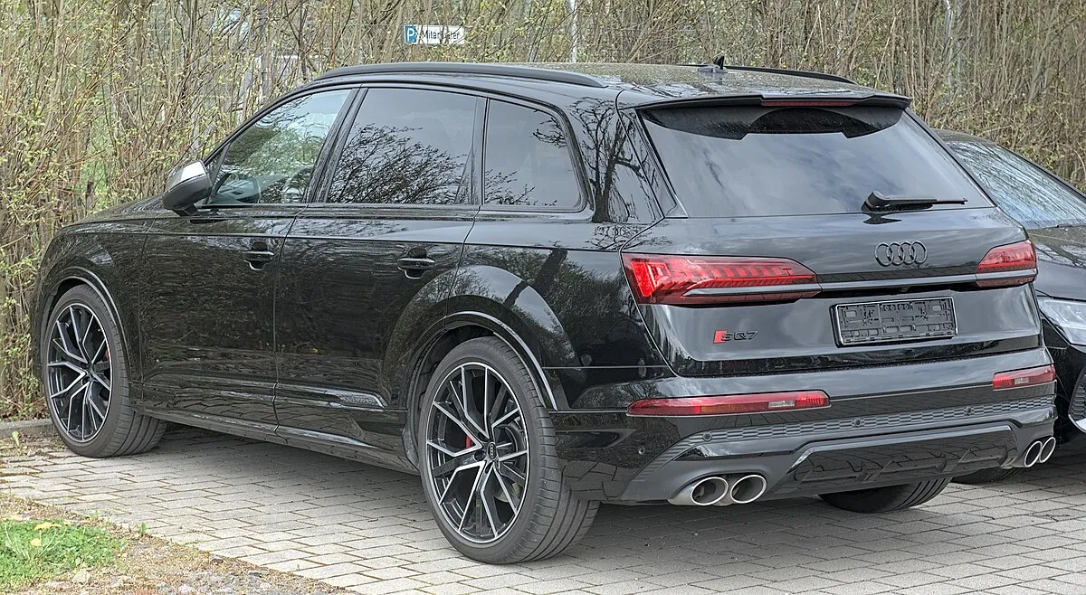 Audi SQ7 2019 4.0 AT 4WD SUV 5 doors - Image 9