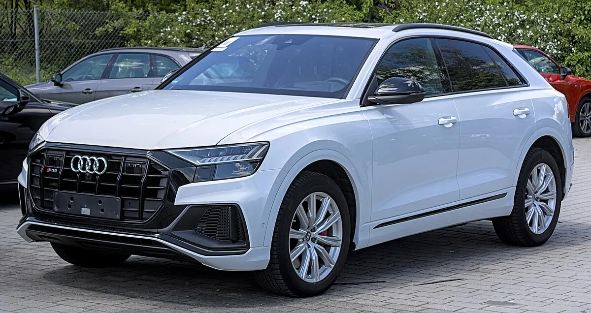 Audi SQ8 2019 4.0 AT 4WD SUV 5 doors - Image 3