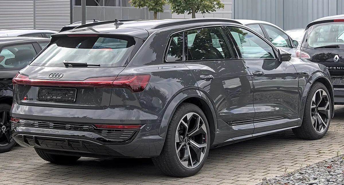 Audi SQ8 2019 4.0 AT 4WD SUV 5 doors - Image 10