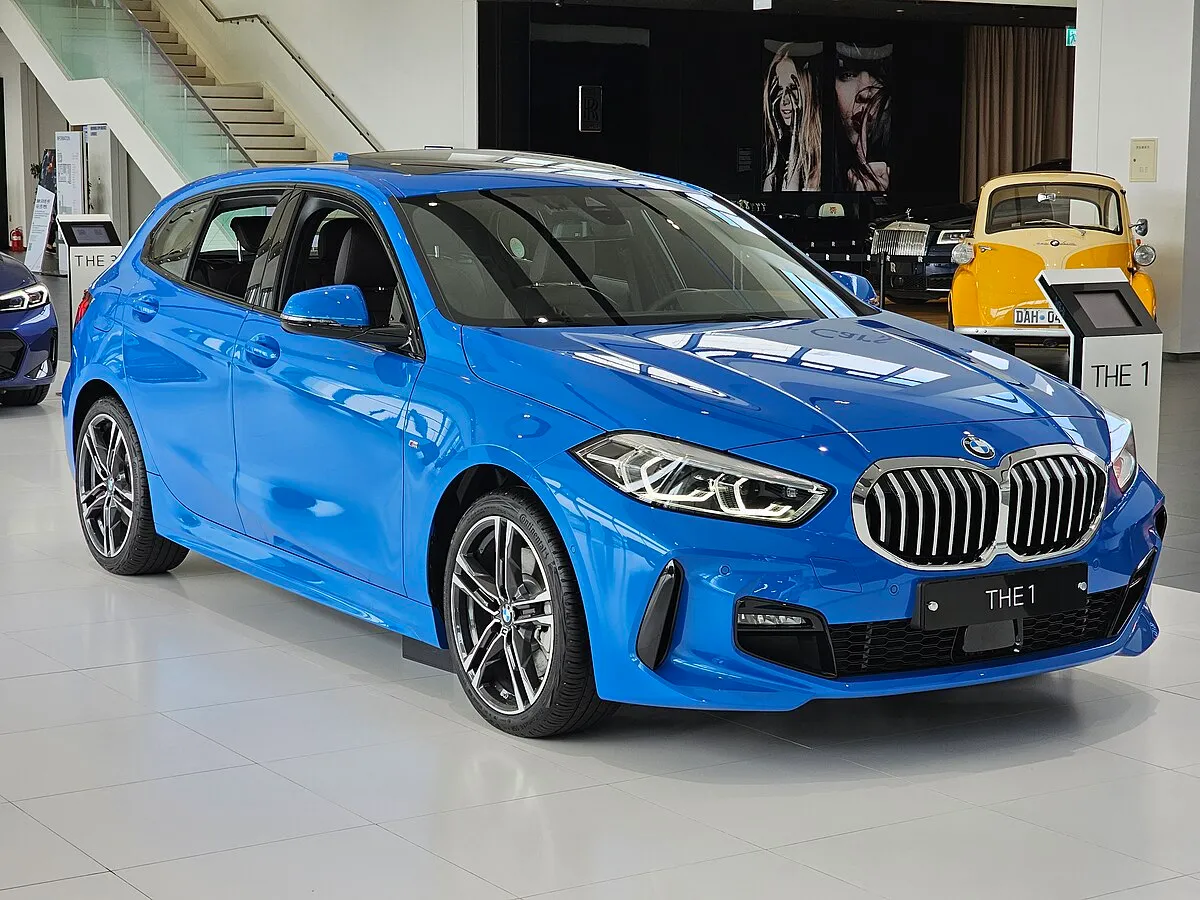BMW 120i 2025 - Image 1