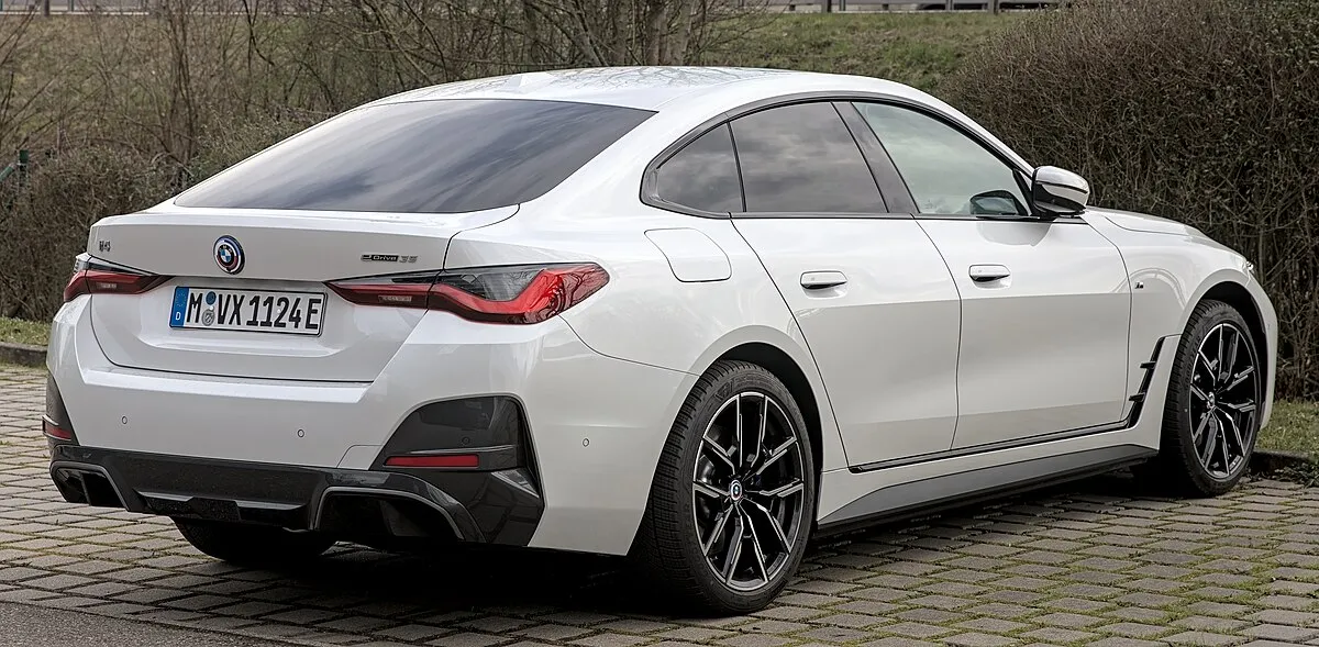 BMW BMW i4 2025 BMW i4 eDrive35 (BEV) - Image 8