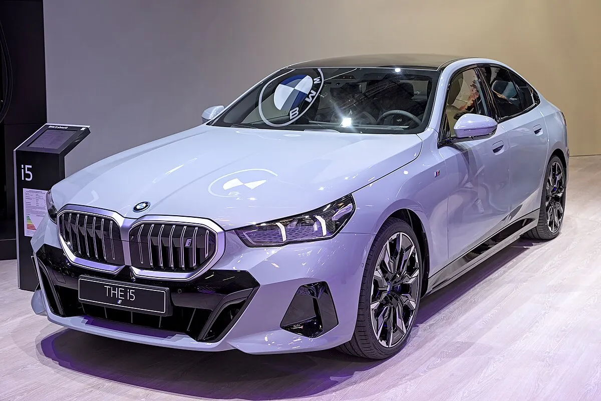 BMW BMW i5 2025 BMW i5 M60 Touring - Image 1