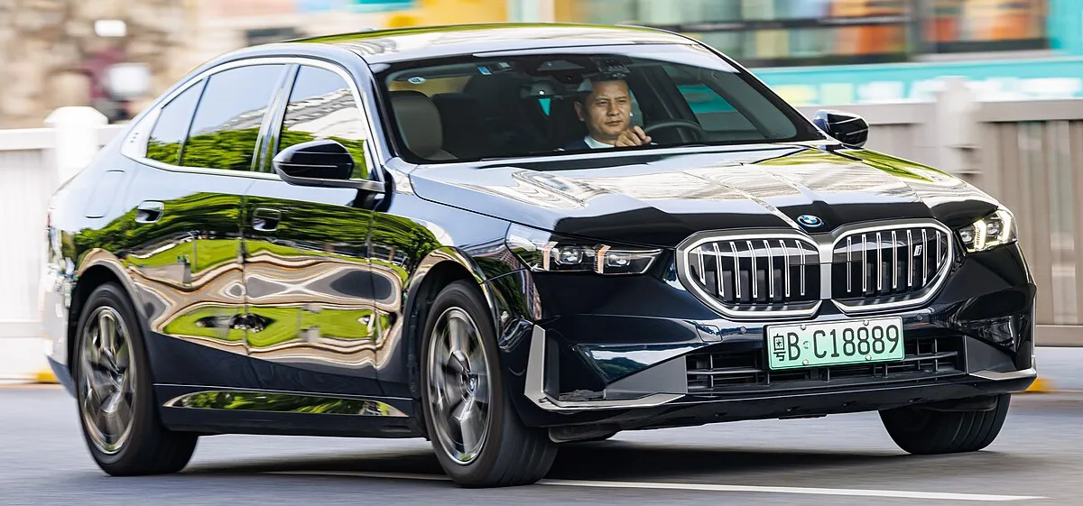 BMW BMW i5 2025 BMW i5 eDrive40 (BEV) - Image 10