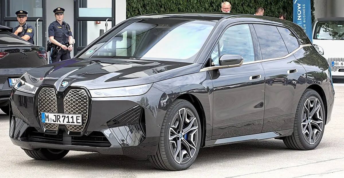 BMW BMW iX 2025 BMW iX xDrive40 BEV - Image 3