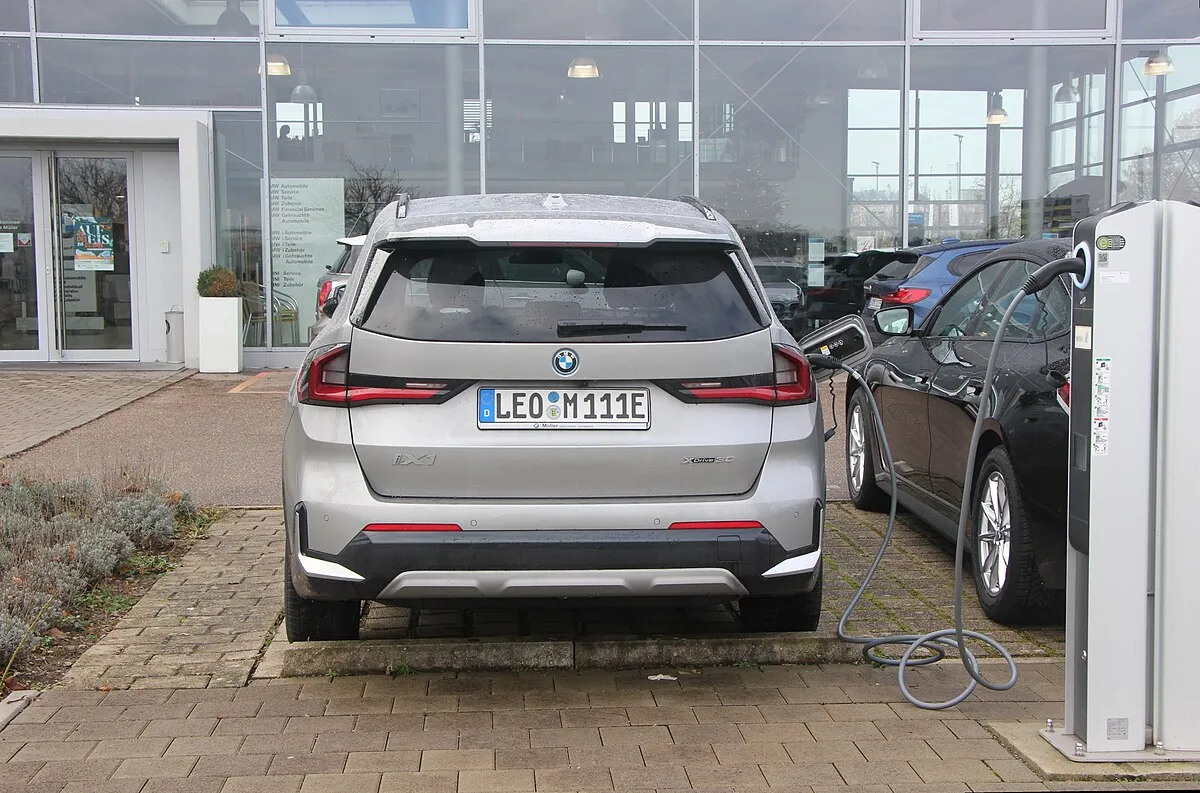 BMW BMW iX1 2025 BMW iX1 eDrive20 xLine - Image 6