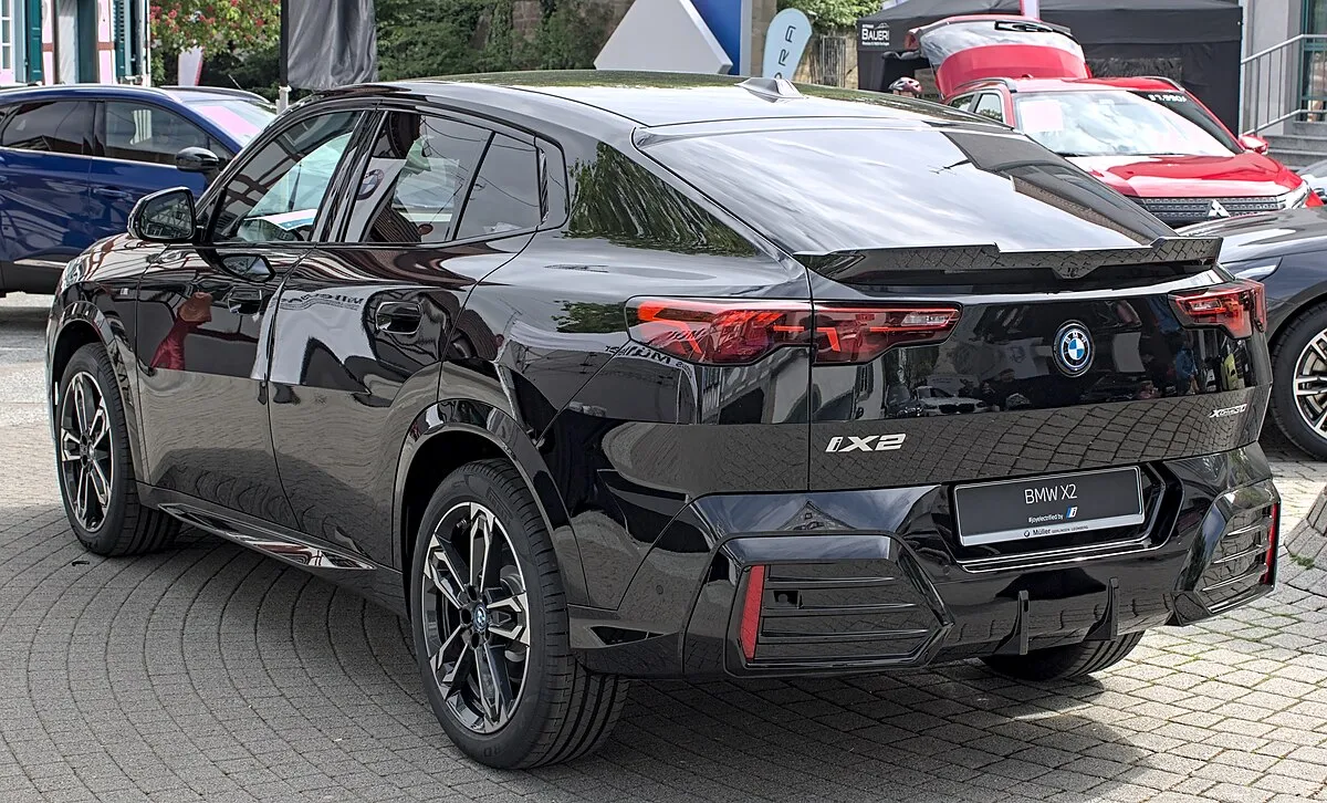 BMW BMW iX2 2025 BMW iX2 eDrive20 M Sport - Image 6