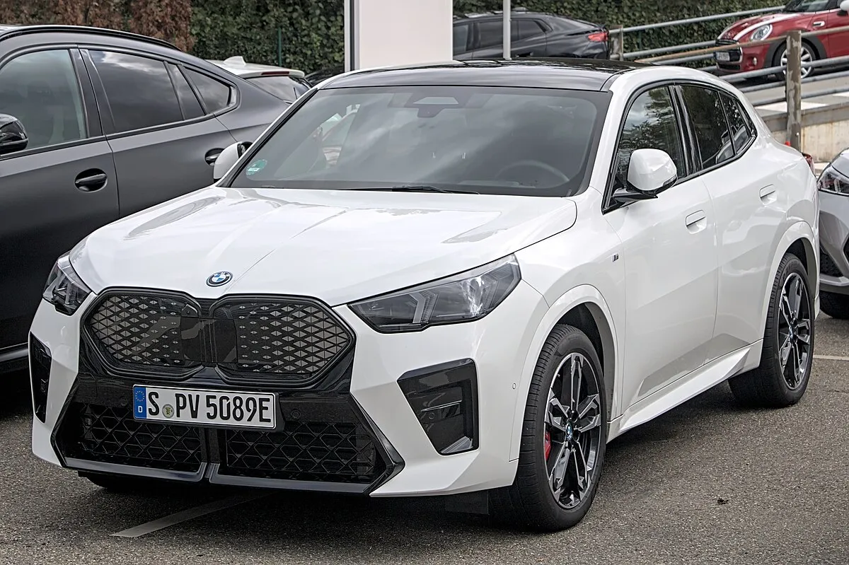 BMW BMW iX2 2025 BMW iX2 eDrive20 M Sport - Image 8