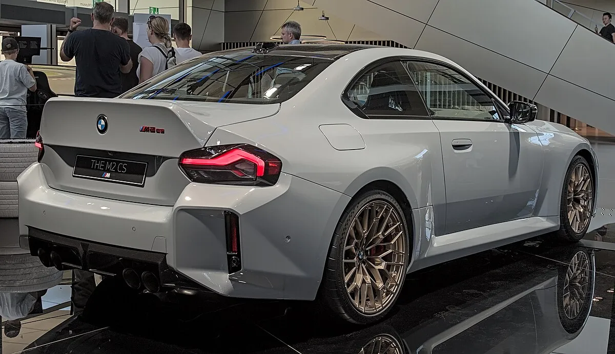 BMW BMW M2 2024 BMW M2 Pure - Image 7