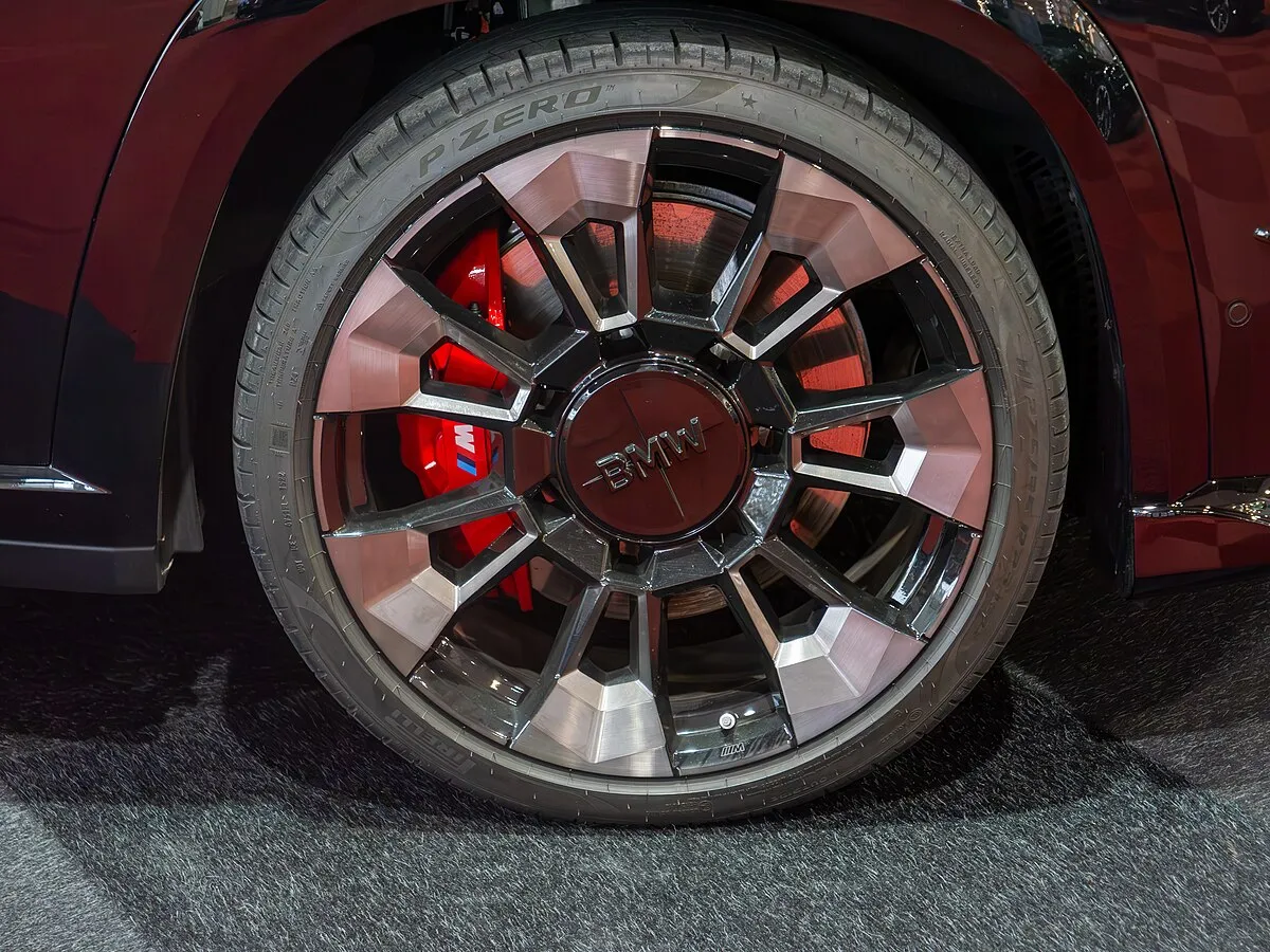 BMW BMW XM 2025 BMW XM V8 M Hybrid - Image 10