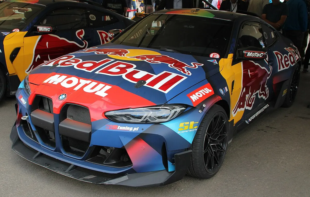 BMW M4 COMPETITION 2025 - Image 3