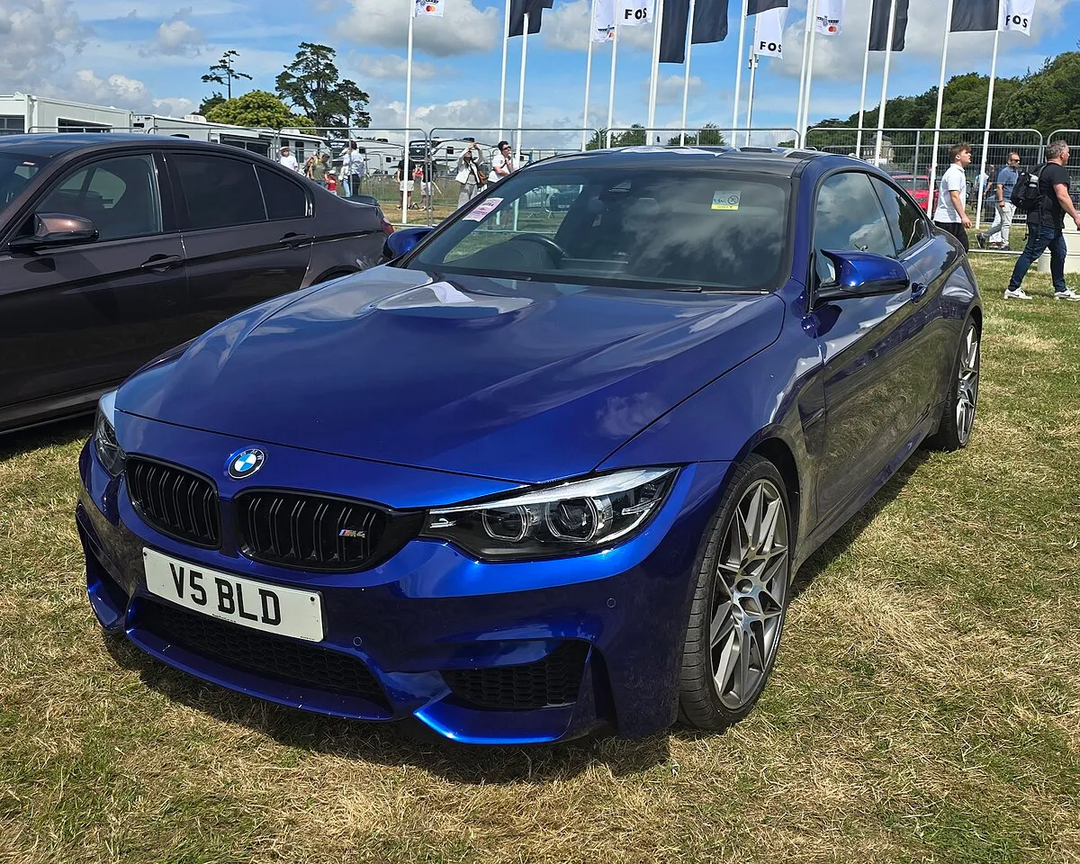 BMW M4 COMPETITION 2025 - Image 5