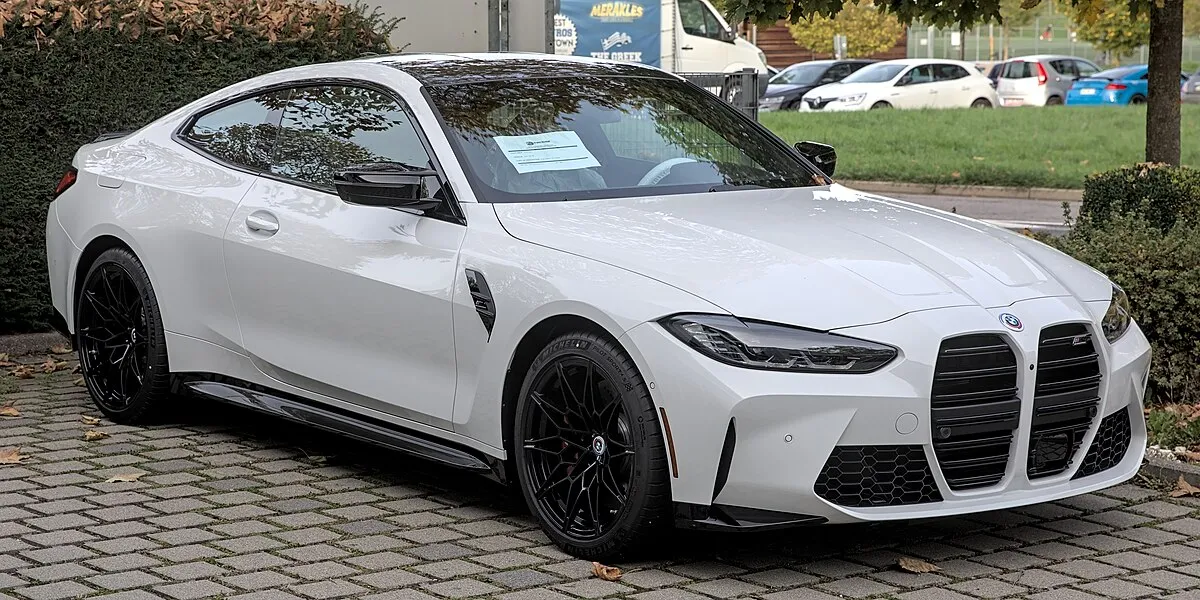 BMW M4 COMPETITION 2025 - Image 10