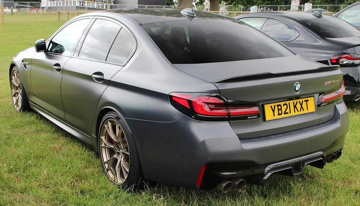 BMW M5 CS 2025 - Image 8