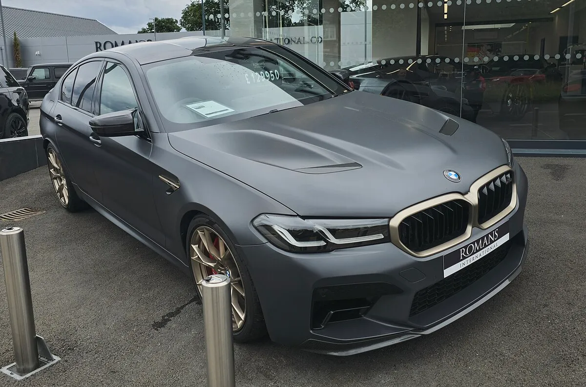BMW M5 CS 2025 - Image 10
