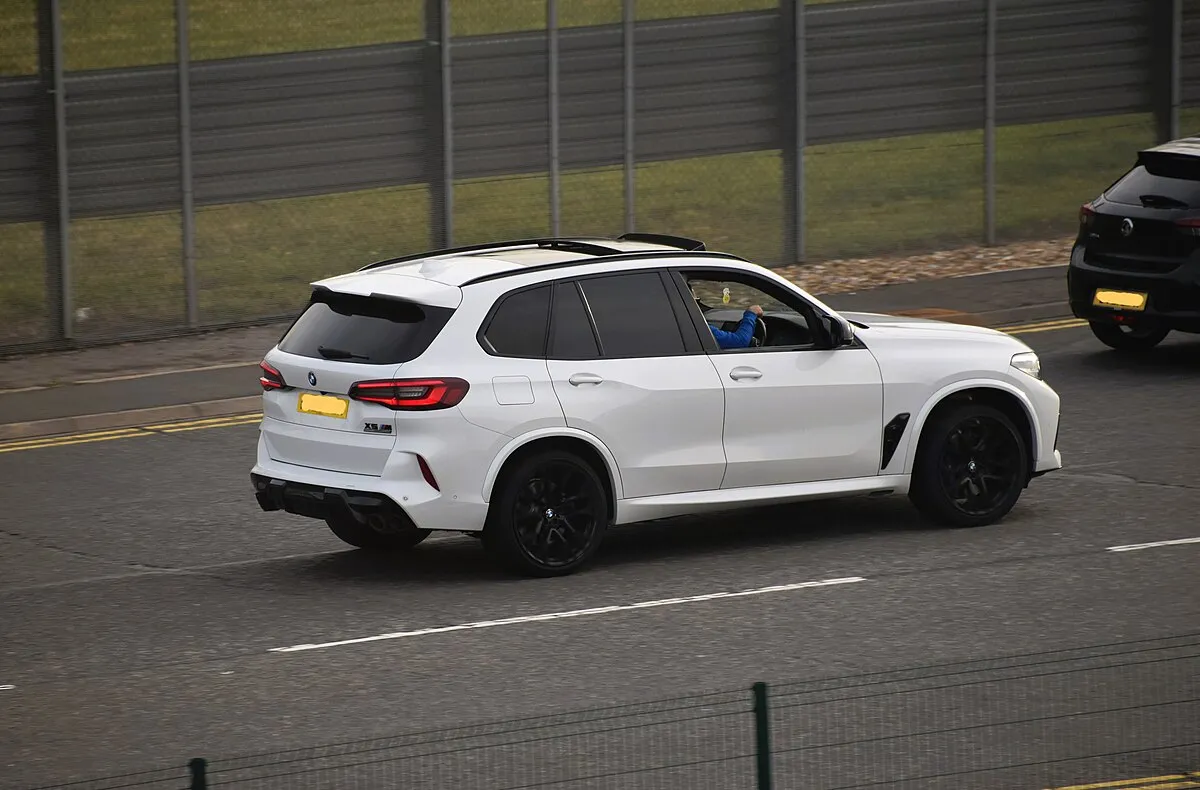 BMW X5 M COMPETITION 2025 - Image 7