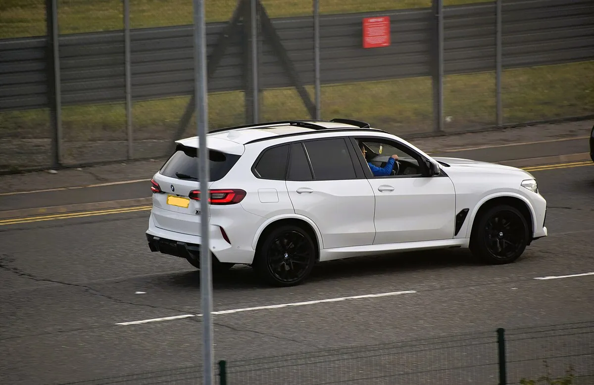 BMW X5 M COMPETITION 2025 - Image 8