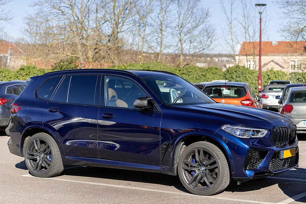 BMW X5 M COMPETITION 2025 - Image 9
