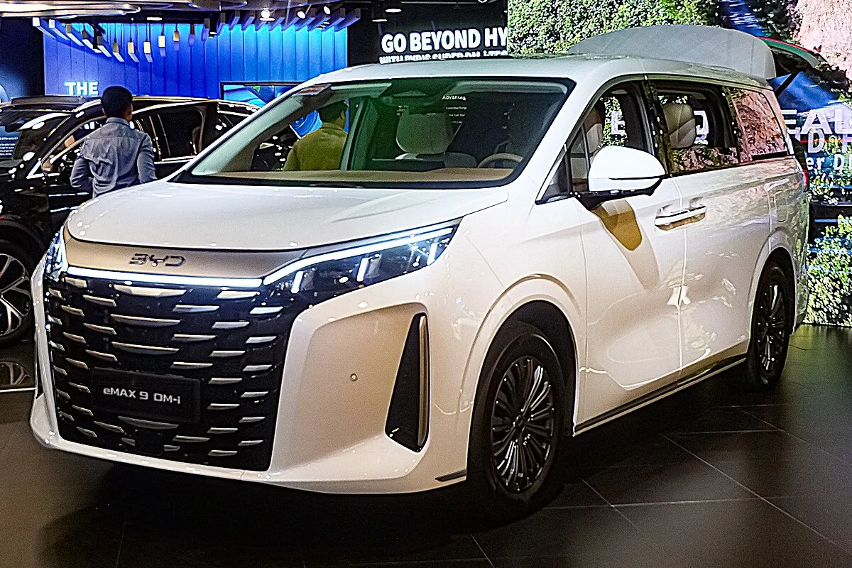 BYD BYD eMAX 9 DM-i 2026 BYD eMAX 9 DM-i Advanced - Image 1