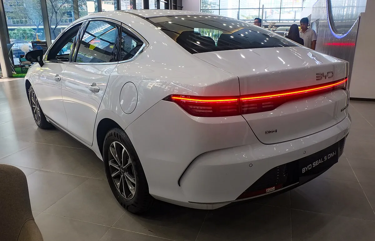 BYD BYD Seal 5 DM-i 2025 BYD Seal 5 DM-i Dynamic - Image 1