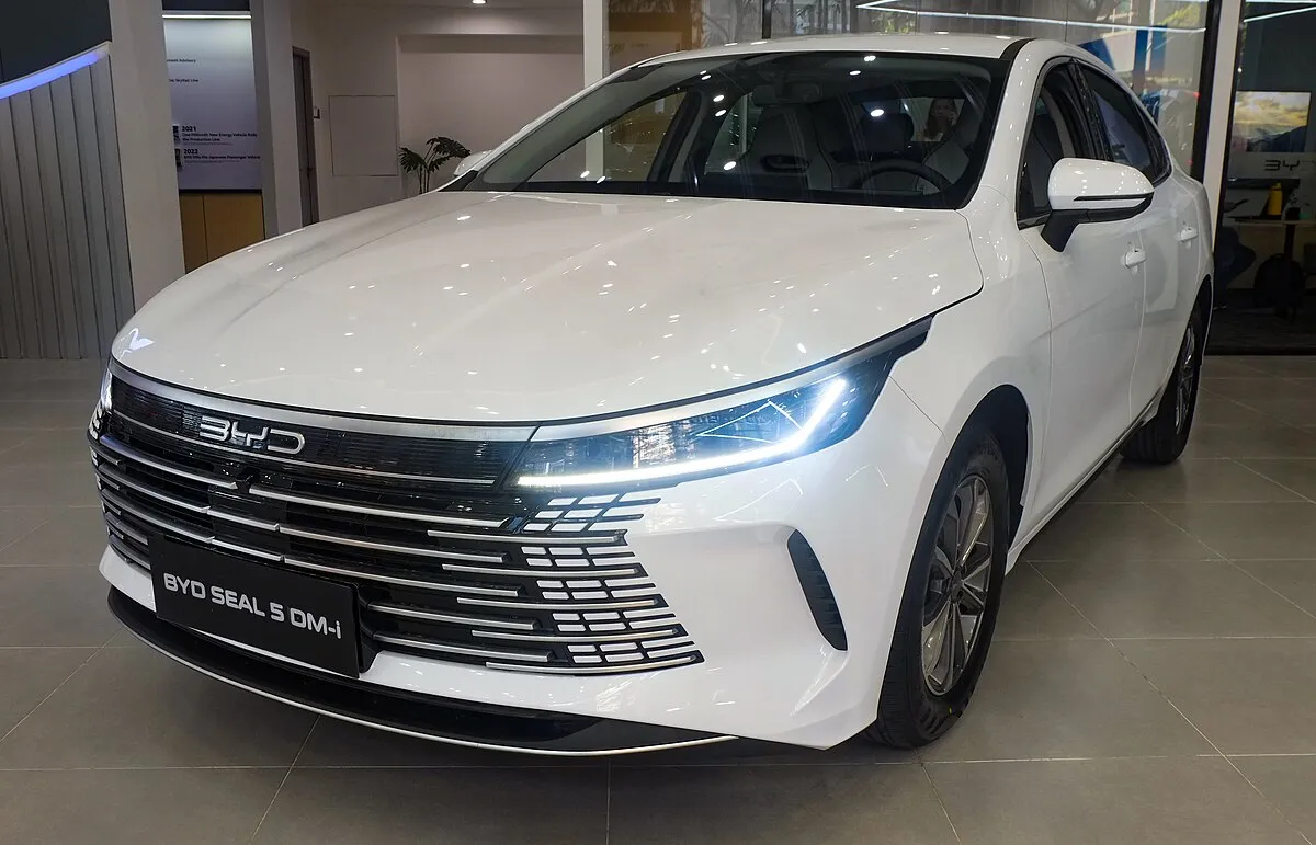 BYD BYD Seal 5 DM-i 2025 BYD Seal 5 DM-i Dynamic - Image 3