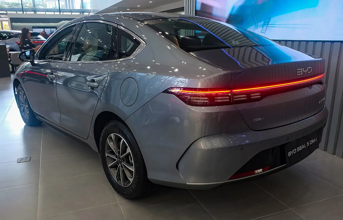 BYD BYD Seal 5 DM-i 2025 BYD Seal 5 DM-i Dynamic - Image 4