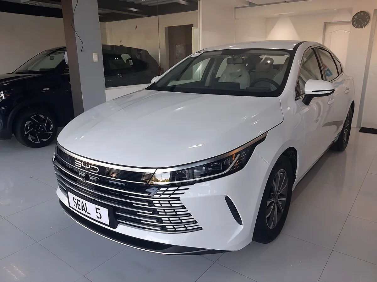 BYD BYD Seal 5 DM-i 2025 BYD Seal 5 DM-i Dynamic - Image 5
