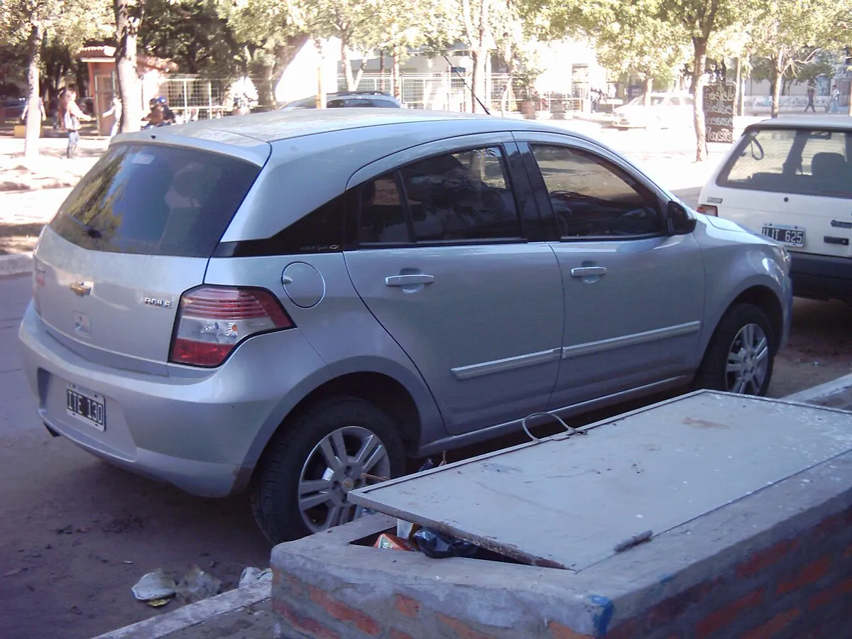 Chevrolet Agile 2009 1.4 Flex MT Hatchback - Image 2