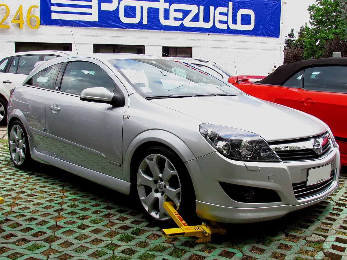 Chevrolet Astra 2003 1.8 Flexfuel MT Hatchback 3-doors - Image 8